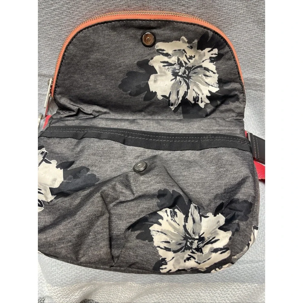 RARE Lululemon Festival Bag Gray With White And Black Flowers Pink Strap